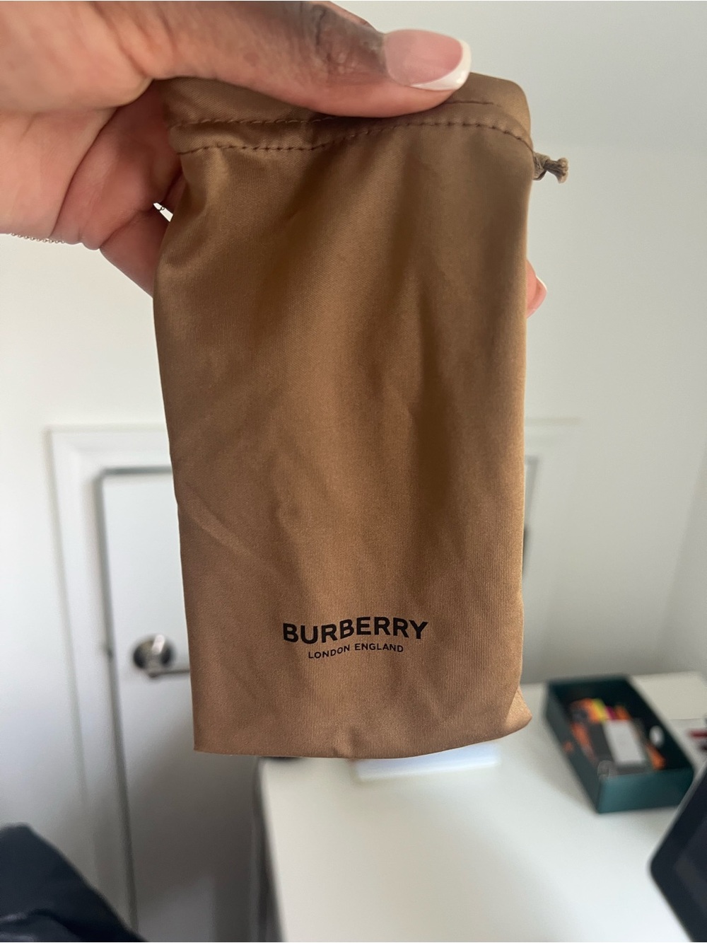 Burberry Sunglasses - Picture 5 of 6